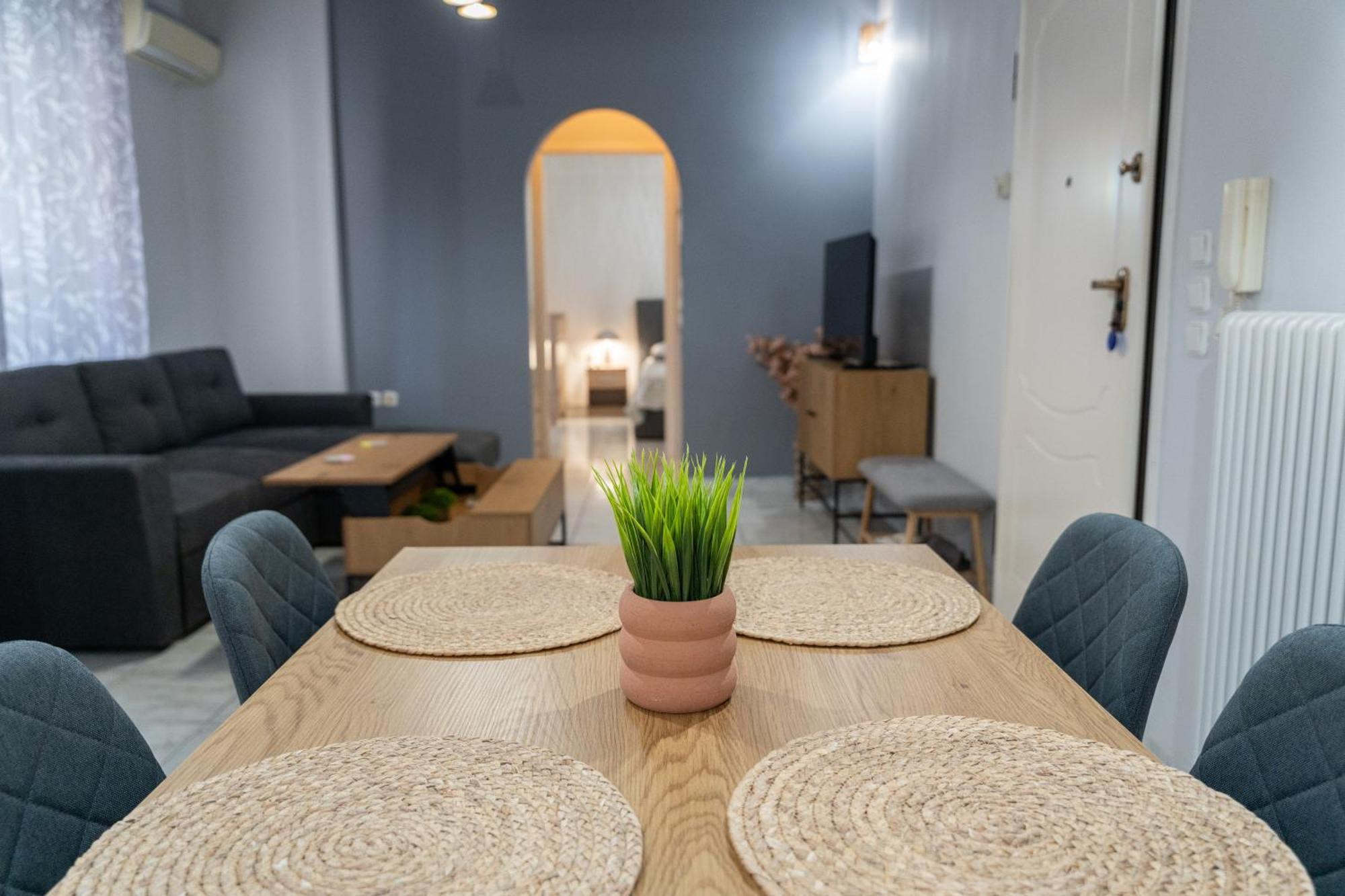 Ninas Central Apartment カヴァラ エクステリア 写真