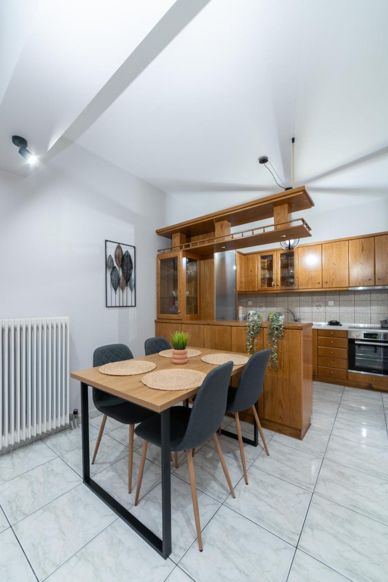 Ninas Central Apartment カヴァラ エクステリア 写真