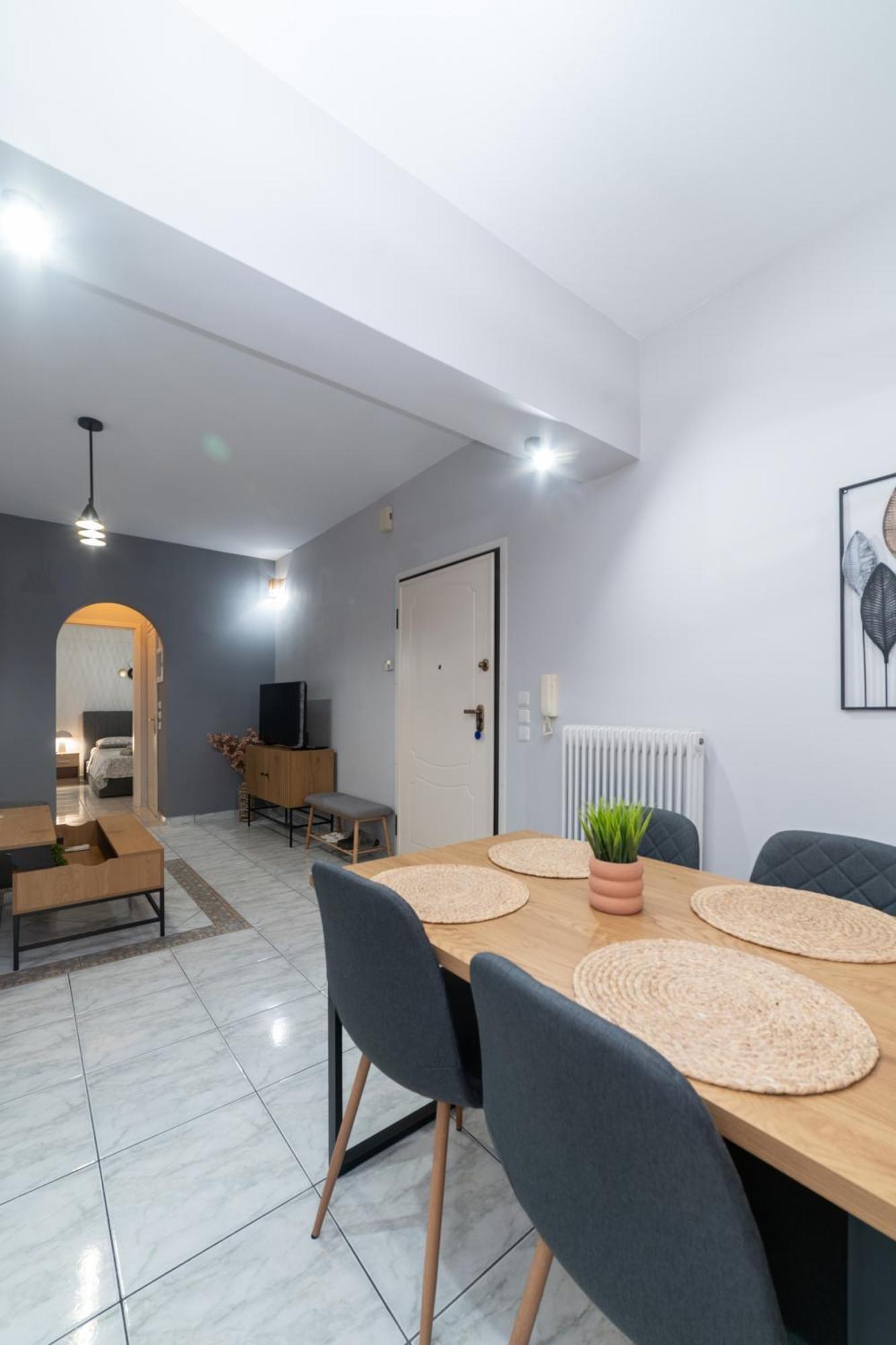 Ninas Central Apartment カヴァラ エクステリア 写真