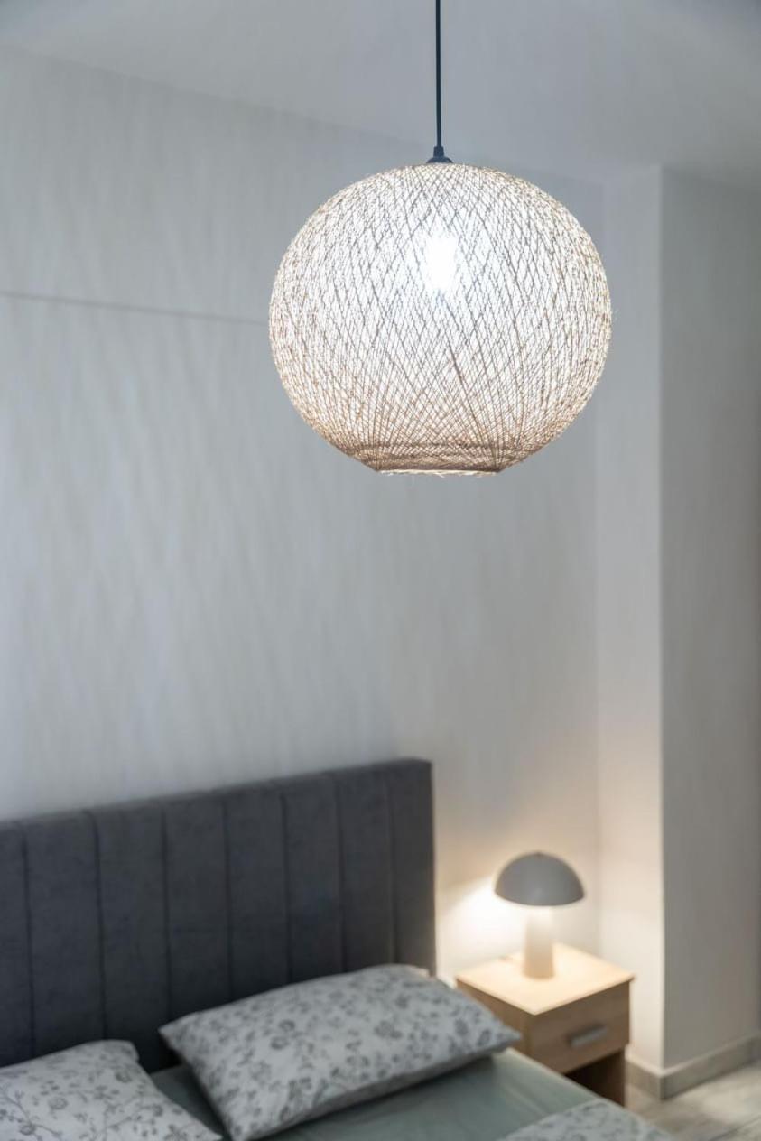 Ninas Central Apartment カヴァラ エクステリア 写真