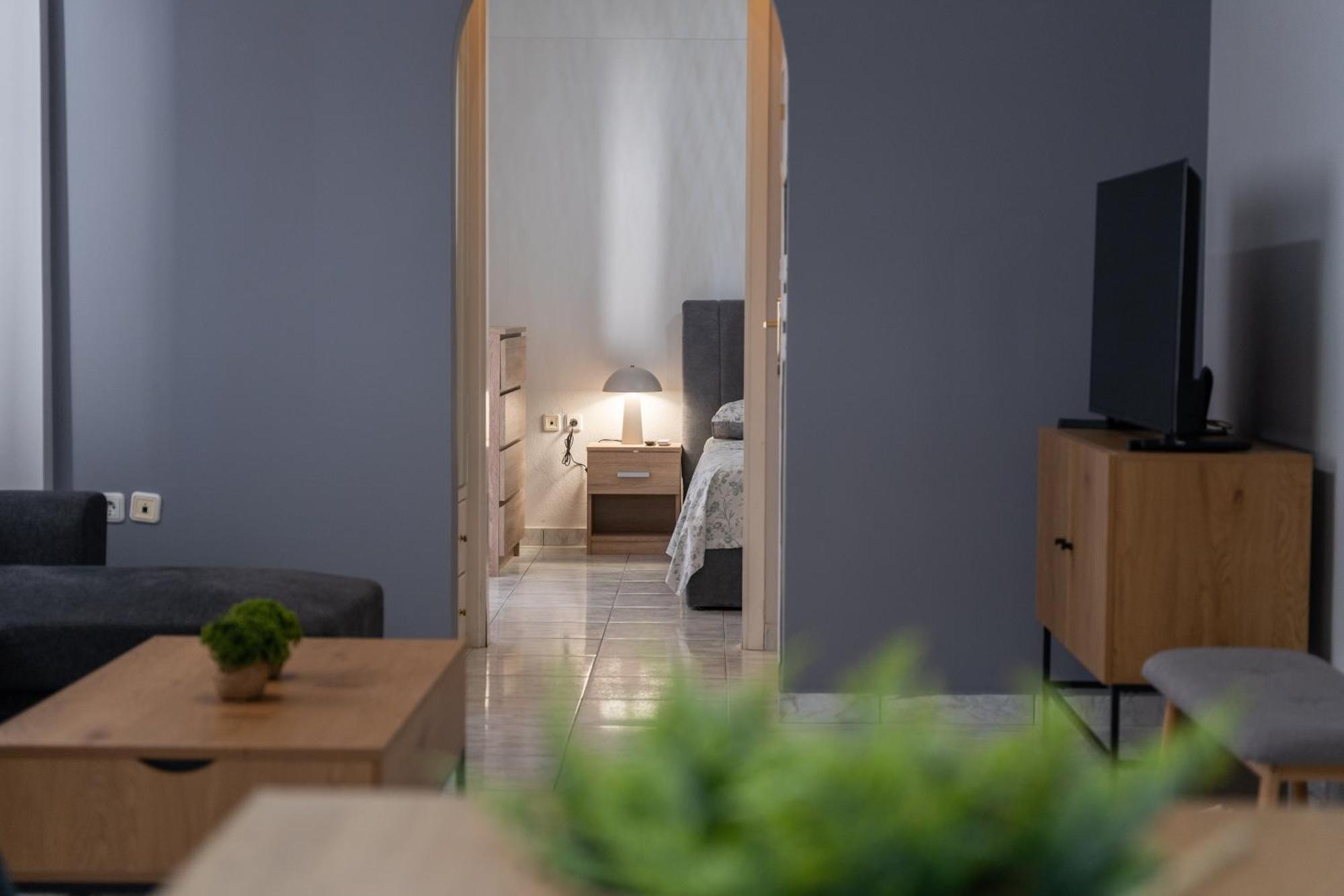 Ninas Central Apartment カヴァラ エクステリア 写真