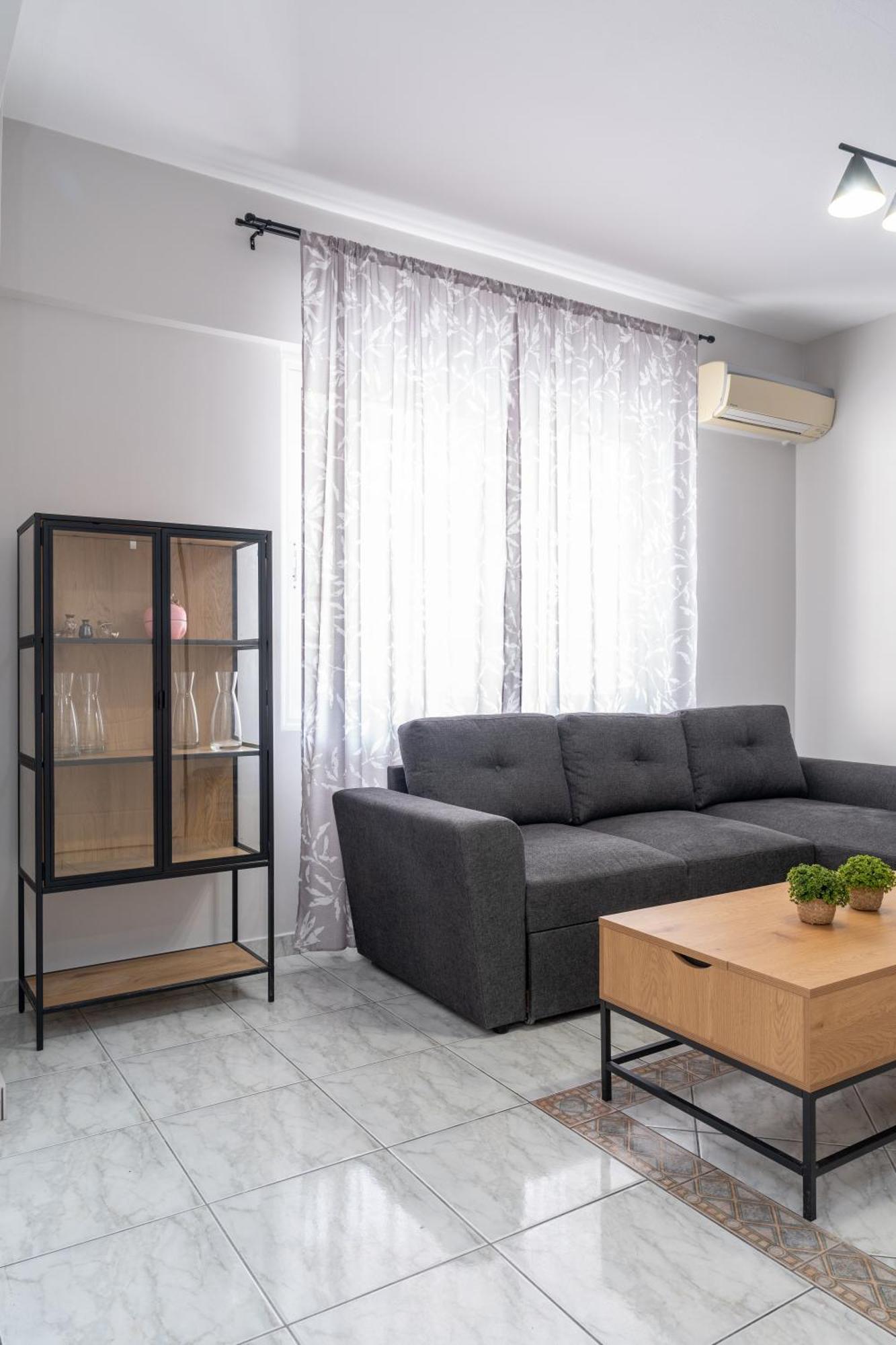 Ninas Central Apartment カヴァラ エクステリア 写真